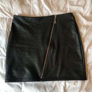 Faux leather skirt with zipper